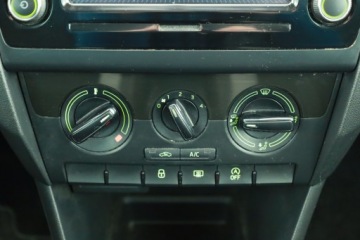 Skoda Rapid II Liftback Facelifting 1.0 TSI 95KM 2018 Skoda Rapid 1.0 TSI, Salon Polska, Klima, zdjęcie 9