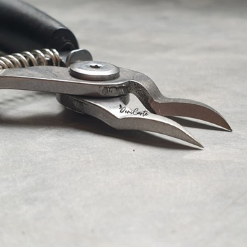 Щипцы для стрижки вросших толстых ногтей на ногах.