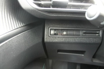 Peugeot 5008 II Crossover Facelifting 1.2 PureTech 130KM 2023 Peugeot 5008 ROK 2023 POJ 1,2 131 KM, zdjęcie 19