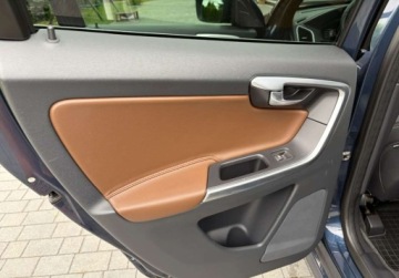 Volvo XC60 I SUV Facelifting 2.0 D4 DRIVE-E 181KM 2014 Volvo XC 60 2.0D4 181PK Automat Skory Xenon Panorama Serwis Zadbane POLECAM, zdjęcie 31