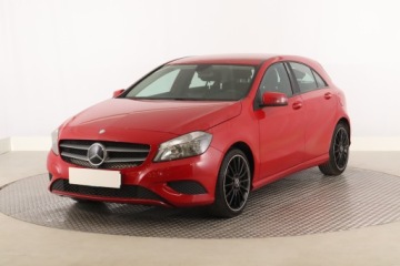 Mercedes Klasa A W176 Hatchback 5d 1.6 180 BlueEFFICIENCY 122KM 2014 Mercedes A A 180, Klima, zdjęcie 1