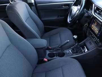 Toyota Corolla XI Sedan 1.6 Valvematic 132KM 2016 Toyota Corolla 1.6 Valvematic, Salon Polska, zdjęcie 8