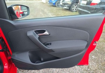 Volkswagen Polo V Hatchback 5d 1.6 TDI-CR DPF 90KM 2013 Volkswagen Polo Volkswagen Polo Match 1.6 TDI 90 KM PolSkory PDC Klimatyza, zdjęcie 36