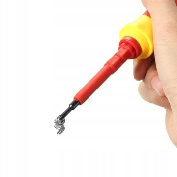 Профессиональный набор изолированных отверток.