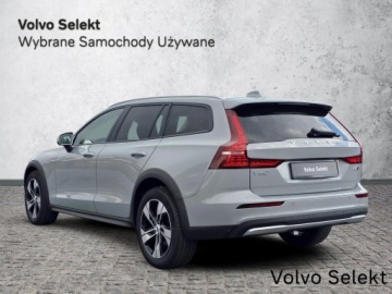 Volvo V60 II  Cross Country Facelifting 2.0 B4 197KM 2023 Volvo V60 Cross Country FV23 Plus Bright B4 197KM, zdjęcie 6