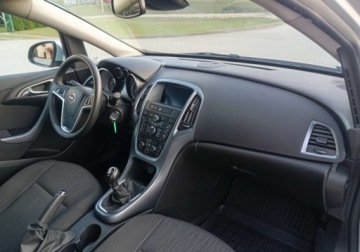 Opel Astra J Sports Tourer Facelifting 1.7 CDTI ECOTEC 130KM 2013 Opel Astra Zarejestrowany - ubezpieczony - 1,7 - 130 KM 1.7 Diesel 130KM, zdjęcie 13