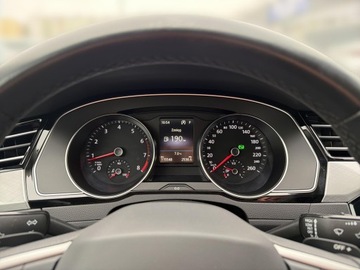 Volkswagen Passat B8 Variant Facelifting 1.5 TSI EVO 150KM 2022 Volkswagen Passat 1.5 TSI / 150 KM DSG Bussines Sa, zdjęcie 14