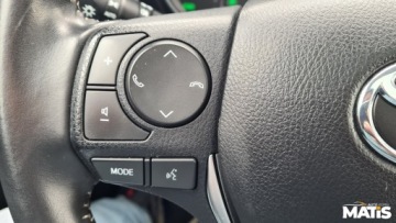 Toyota Auris II Touring Sports Facelifting 1.8 Hybrid 136KM 2016 Toyota Auris 1.8Hybryda Panorama Navi kamera climatronic 100 bezwypadek, zdjęcie 35
