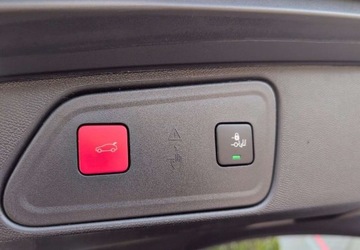 Peugeot 3008 II Plug-In Hybrid HYbrid4 300 PHEV 300KM 2020 Peugeot 3008 1.6 PureTech HYbrid4 GT SS EAT8 300KM Automat SalonPL Bogata, zdjęcie 23