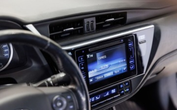 Toyota Corolla XI Sedan Facelifting 1,6 Valvematic 132KM 2017 Toyota Corolla 1.6 Premium EU6 1.6 Benzyna 132KM, zdjęcie 13