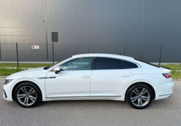 Volkswagen Arteon Fastback Facelifting 2.0 TDI 150KM 2023 Volkswagen Arteon R_LINE 2.0TDi 6Biegow FullLed BialaPerla Virtual Bezwypa, zdjęcie 4
