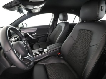 Mercedes Klasa A W177/V177 Hatchback 1.5 180d 116KM 2019 Mercedes A 180 180d Automat Navi Tempomat Grzane, zdjęcie 12
