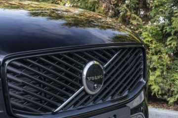 Volvo XC60 II 2025 Volvo XC 60 Plus Dark B5 AWD mild hybrid Benzyna, zdjęcie 10