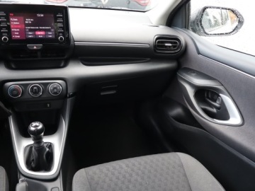 Toyota Yaris IV Hatchback 1.5 Dynamic Force 125KM 2022 Toyota Yaris 1.5 VVT-i, Salon Polska, zdjęcie 7