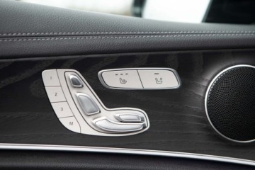 Mercedes Klasa E W213 Limuzyna 2.0 220d 194KM 2019 Mercedes-Benz Klasa E E220d 4 Matic AMG Salon Polska Autotrade Mercedes, zdjęcie 19