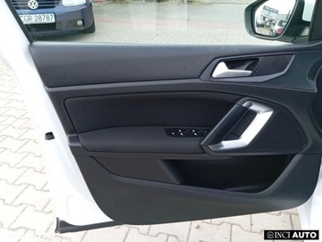 Peugeot 2015 Peugeot 308 Peugeot 308 1.2 PureTech Allure SampS 1.2 Benzyna 110KM, zdjęcie 16