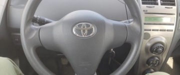 Toyota Yaris II Hatchback 5d 1.0 VVT-i 69KM 2010 Toyota Yaris 1.0 benz ,bezwypadek ,sprawny technicznie ,zadbany Benzyna, zdjęcie 11