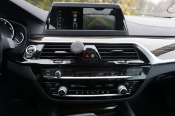 BMW Seria 5 G30-G31 Limuzyna 520d 190KM 2019 BMW Seria 5 xDrive, LuxuryLine, LED, Tempomat, Klima 2stref, CarPlay, Ambi, zdjęcie 8