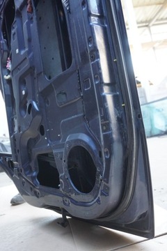 NISSAN PATROL DVEŘE PRAVÝ PŘEDNÍ PRAVÉ GR Y61 97-04R