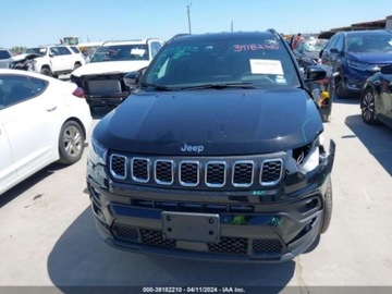 Jeep Compass II 2024 Jeep Compass 2024r, 2.0L, 4x4, Latitude 2.0 Benzyna 200KM, zdjęcie 3