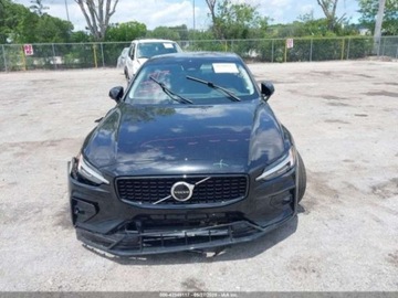 Volvo S60 III 2024 Volvo S60 b5 Plus Dark Theme, 2024r., 2.0L 2.0 Benzyna 247KM, zdjęcie 6