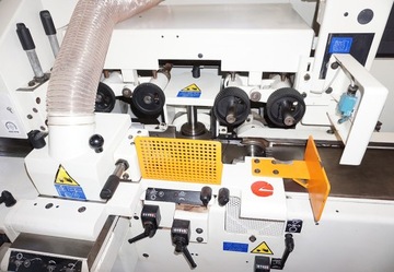 ЧЕТЫРЕХСТОРОННИЙ СТРОГАТЕЛЬНЫЙ СТАНОК SCM Compact 23K