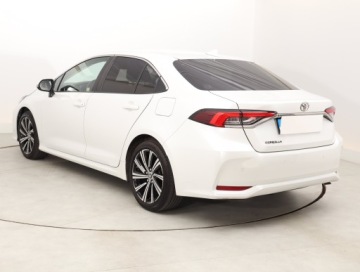 Toyota Corolla XII Sedan Facelifting 1.5 VVT-i 125KM 2023 Toyota Corolla 1.5 VVT-i, Salon Polska, zdjęcie 3
