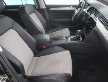 Volkswagen Passat B8 Limousine 1.8 TSI BlueMotion Technology 180KM 2017 VW Passat 1.8 TSI, Salon Polska, Automat, Skóra, zdjęcie 8