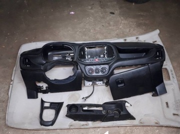 DESKA ROZDZIELCZA ZESTAW FIAT DOBLO II 2017