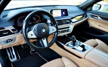 BMW Seria 7 G11-G12 Sedan Facelifting 4.4 750i 530KM 2020 BMW Seria 7 M-Pakiet X-Drive Maly przebieg, Bogata wersja wyposazenia,, zdjęcie 5