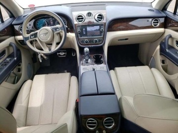 Bentley Bentayga 6.0 TSI W12 608KM 2018 Bentley Bentayga 2018, 6.0L, 4x4, porysowany l..., zdjęcie 6