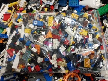 Блоки Лего, оригинальные элементы микс 1кг с фигуркой