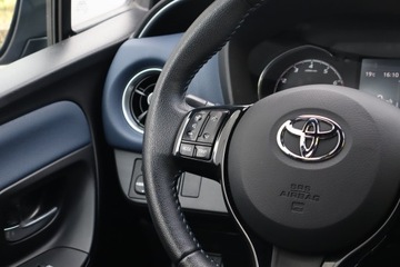 Toyota Yaris III Hatchback 5d Facelifting 2017 1.5 Dual VVT-iE 111KM 2019 Toyota Yaris 1.5 Dual VVT-i, Salon Polska, Klima, zdjęcie 16