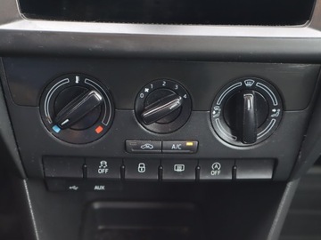 Skoda Rapid II Liftback Facelifting 1.0 TSI 95KM 2017 Skoda Rapid 1.0 TSI, Salon Polska, Serwis ASO, zdjęcie 12