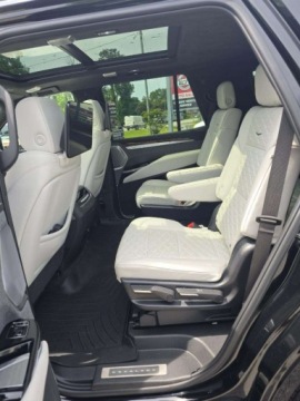 Cadillac Escalade III 2025 Cadillac Escalade 2025r., Sport Platinum, 6.2L, 4x4 6.2 Benzyna 420KM, zdjęcie 9