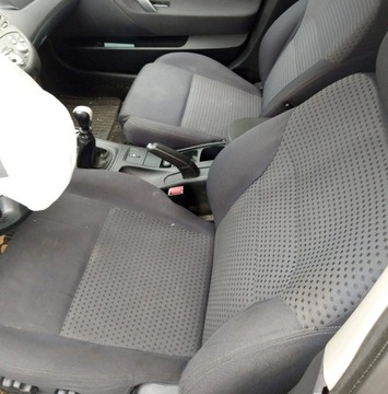 NISSAN PRIME KOMBI P12 SEDADLO PŘEDNÍ LEVÝ ŘIDIČE