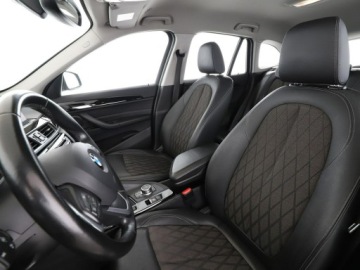 BMW X1 F48 Crossover sDrive18d 150KM 2018 BMW X1 Czujniki, Navi, Podg.fotele, Aut.klima, zdjęcie 12