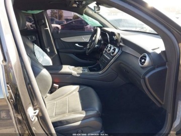 Mercedes GLC C253 2021 Mercedes-Benz GLC 300 4Matic Coupe 2021 2.0l 2.0 Benzyna 255KM, zdjęcie 9