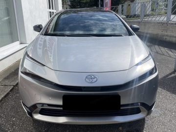 Toyota Prius V (XW60) 2.0  Hybrid Dynamic Force Plug-in 223KM 2025 Od ręki - Executive 2.0 Plug-in Hybrid 223KM | Kamera 360!, zdjęcie 1