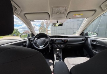 Toyota Corolla XI Sedan 1.33 Dual VVT-i 99KM 2014 Toyota Corolla BenzynaPrzebiegBEZWYPADKOWY Klima ZADBANY Oplacony Zamiana, zdjęcie 12