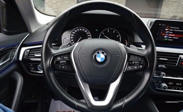 BMW Seria 5 G30-G31 Touring 520d 190KM 2020 BMW Seria 5 2,0D 190 KM X-DRIVE Full Led Nawigacja SPORT-LINE 2.0 Diesel, zdjęcie 26