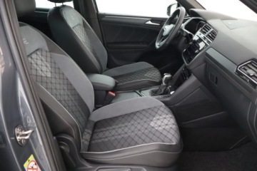 Volkswagen Tiguan II SUV Plug-in 1.4 TSI e-HYBRID 245KM 2023 VW Tiguan 1.4 TSI eHybrid, Salon Polska, zdjęcie 8