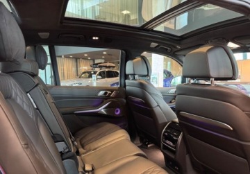 BMW X7 SUV Facelifting 3.0 40d 352KM 2026 BMW X7 BMW X7 xDrive40d Czarny mat dostepne od reki w salonie BMW Bonkowscy, zdjęcie 4