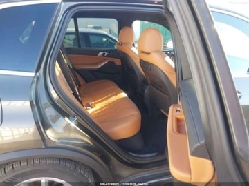 BMW X5 G05 2023 BMW X5 2023 BMW X5 xDrive45e Plug-In Hybrid 3.0 Benzyna 389KM, zdjęcie 12