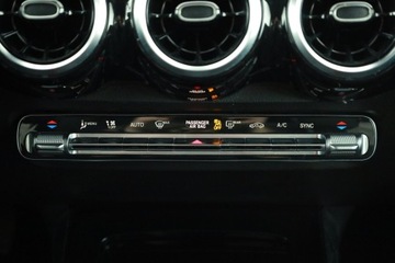 Mercedes GLB SUV 1.3 200 163KM 2021 Mercedes GLB GLB 200, Salon Polska, Serwis ASO, zdjęcie 13