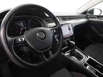 Volkswagen Arteon Fastback 2.0 TDI 150KM 2018 Volkswagen Arteon automat navi PDC-kamera, zdjęcie 13