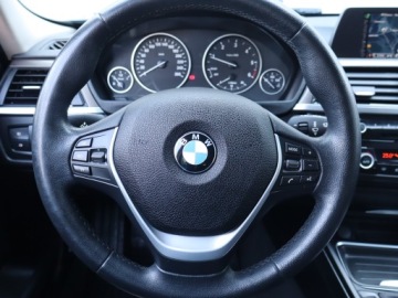 BMW Seria 3 F30-F31-F34 Touring 2.0 320d 184KM 2014 BMW 3 320 d, 181 KM, Skóra, Navi, Xenon, Bi-Xenon, zdjęcie 16