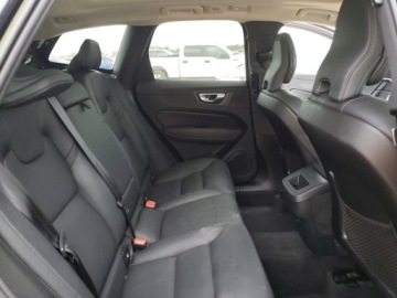 Volvo XC60 II 2023 Volvo XC 60 Plus 2023 2.0 Benzyna 247KM, zdjęcie 10