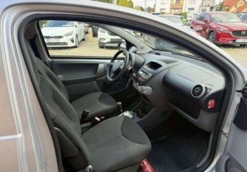Toyota Aygo I 2010 Toyota Aygo Rezerwacja Benzyna 68KM, zdjęcie 18