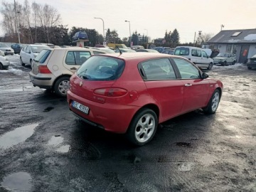Alfa Romeo 147 Hatchback 1.6 TS 16v 105KM 2006 Alfa Romeo 147 1.6 06r, zdjęcie 2